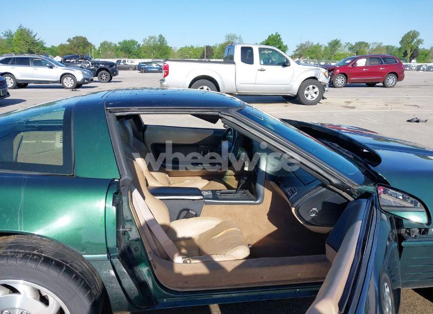 Photo 5 of 1994 Chevrolet Corvette (VIN 1G1YY22P8R5110000)
