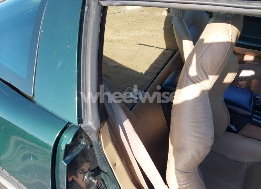 Photo 8 of 1994 Chevrolet Corvette (VIN 1G1YY22P8R5110000)