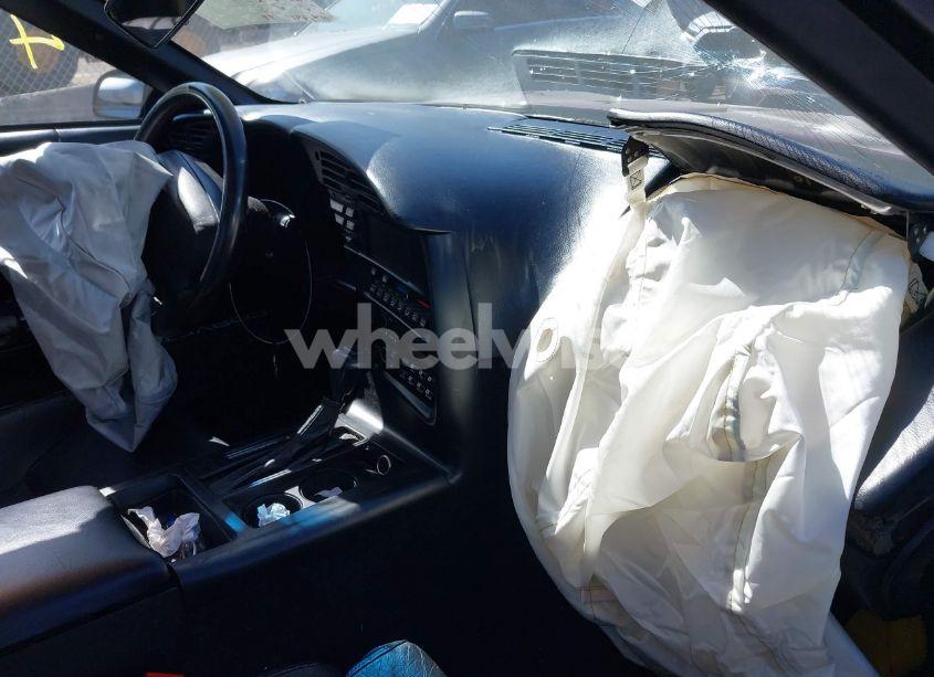 Photo 5 of 1996 Chevrolet Corvette N/A (VIN 1G1YY22P9T5105279)