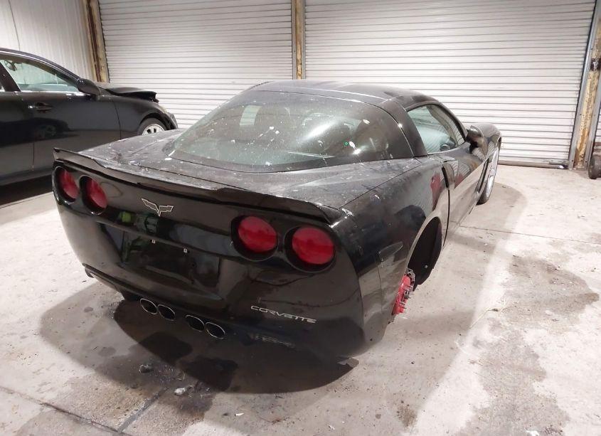 Photo 4 of 2005 Chevrolet Corvette N/A (VIN 1G1YY24U055132585)