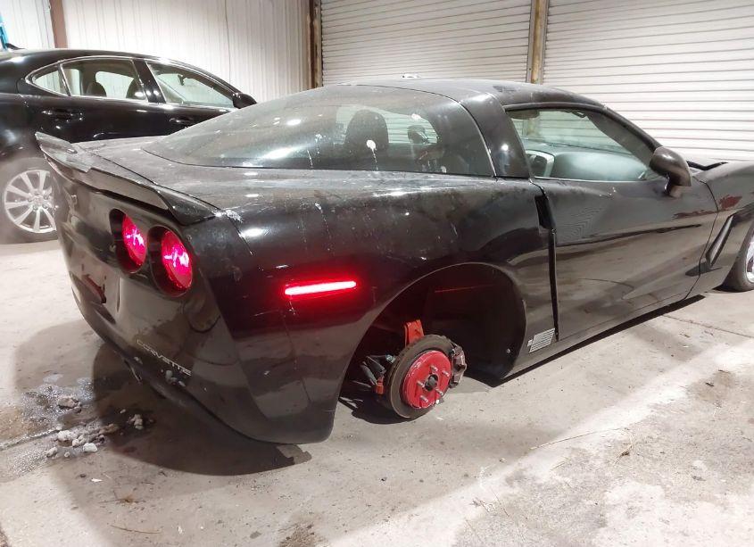 Photo 6 of 2005 Chevrolet Corvette N/A (VIN 1G1YY24U055132585)