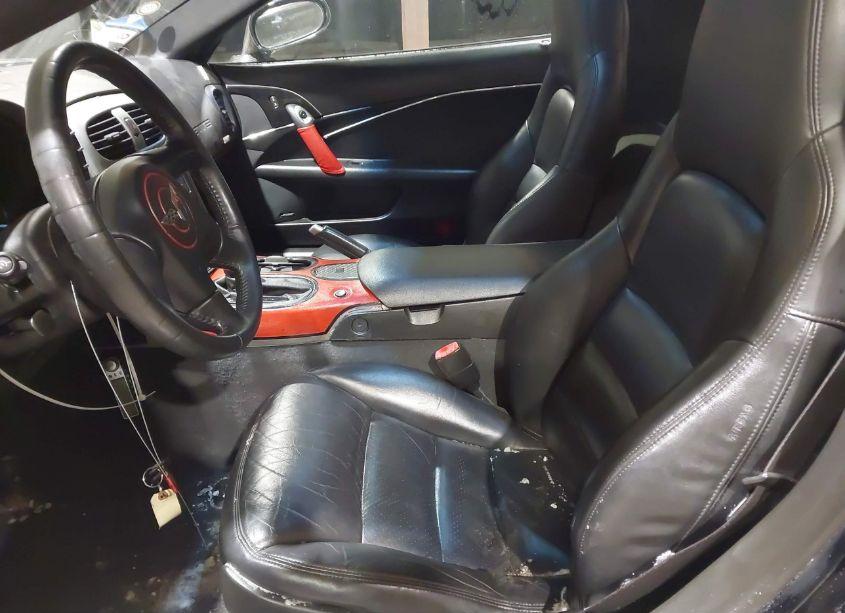 Photo 8 of 2005 Chevrolet Corvette N/A (VIN 1G1YY24U055132585)