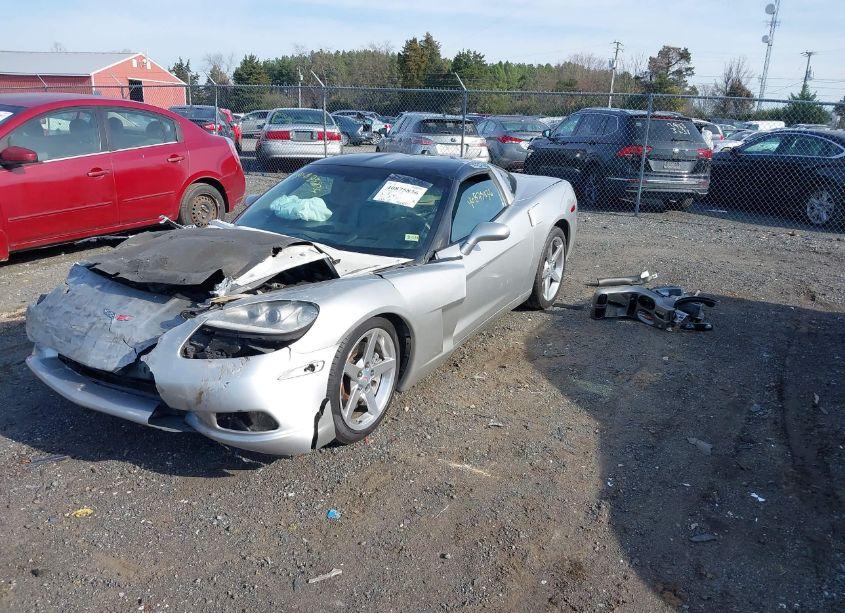 Photo 2 of 2005 Chevrolet Corvette N/A (VIN 1G1YY24U255109678)