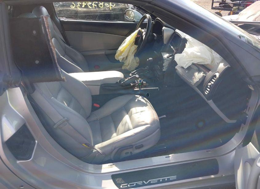 Photo 5 of 2005 Chevrolet Corvette N/A (VIN 1G1YY24U255109678)