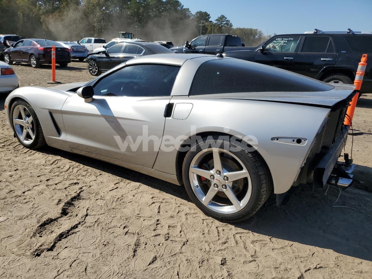 Photo 2 of 2005 CHEVROLET CORVETTE N/A (VIN 1G1YY24U355111181)