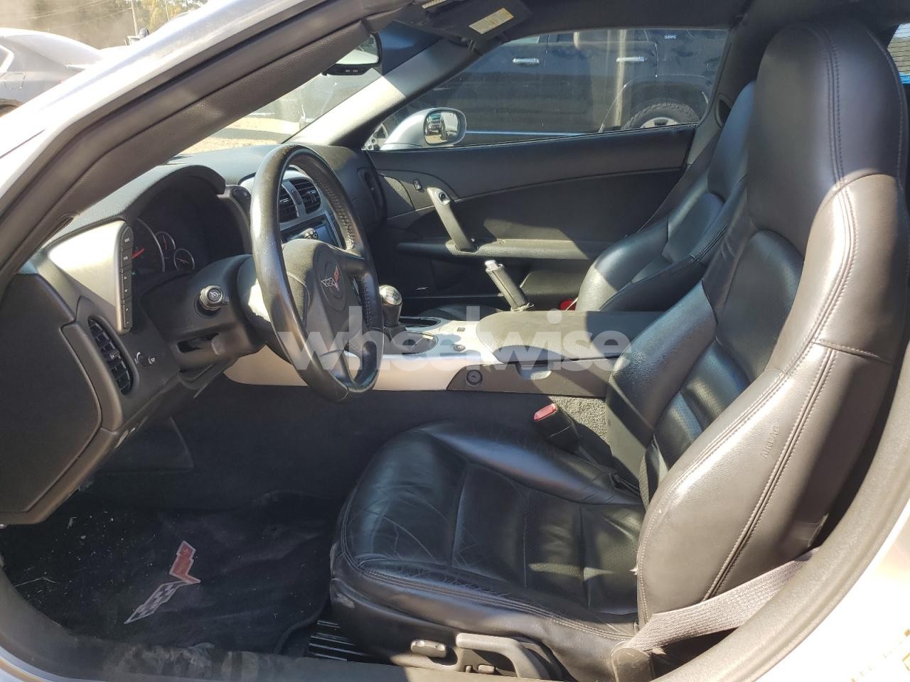 Photo 7 of 2005 CHEVROLET CORVETTE N/A (VIN 1G1YY24U355111181)