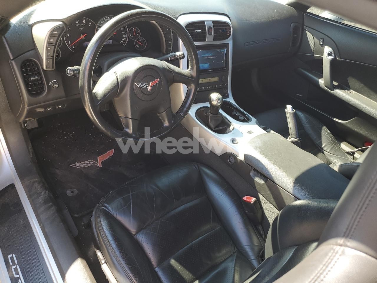 Photo 8 of 2005 CHEVROLET CORVETTE N/A (VIN 1G1YY24U355111181)