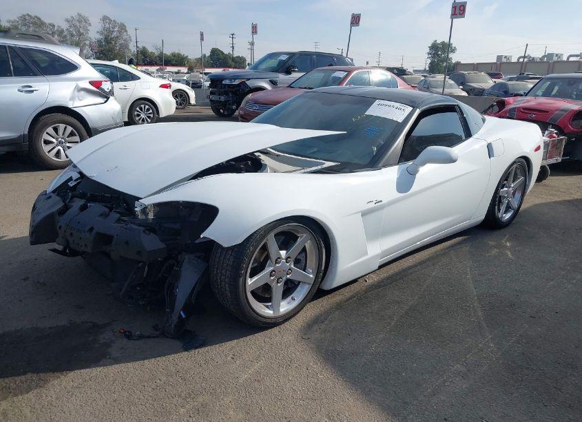 Photo 2 of 2005 Chevrolet Corvette N/A (VIN 1G1YY24U555112722)
