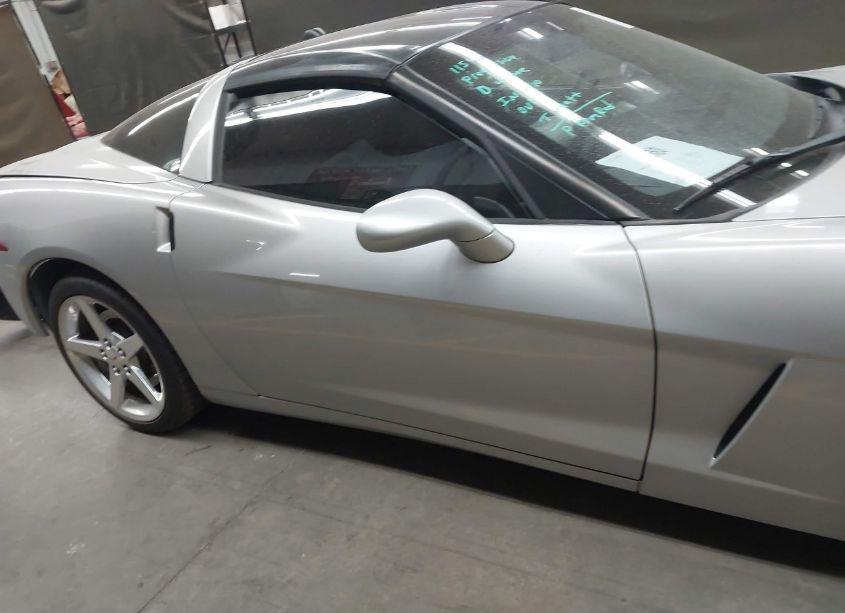 Photo 13 of 2005 Chevrolet Corvette N/A (VIN 1G1YY24U655116276)