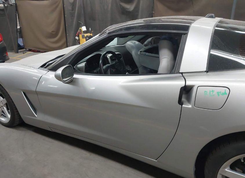 Photo 14 of 2005 Chevrolet Corvette N/A (VIN 1G1YY24U655116276)