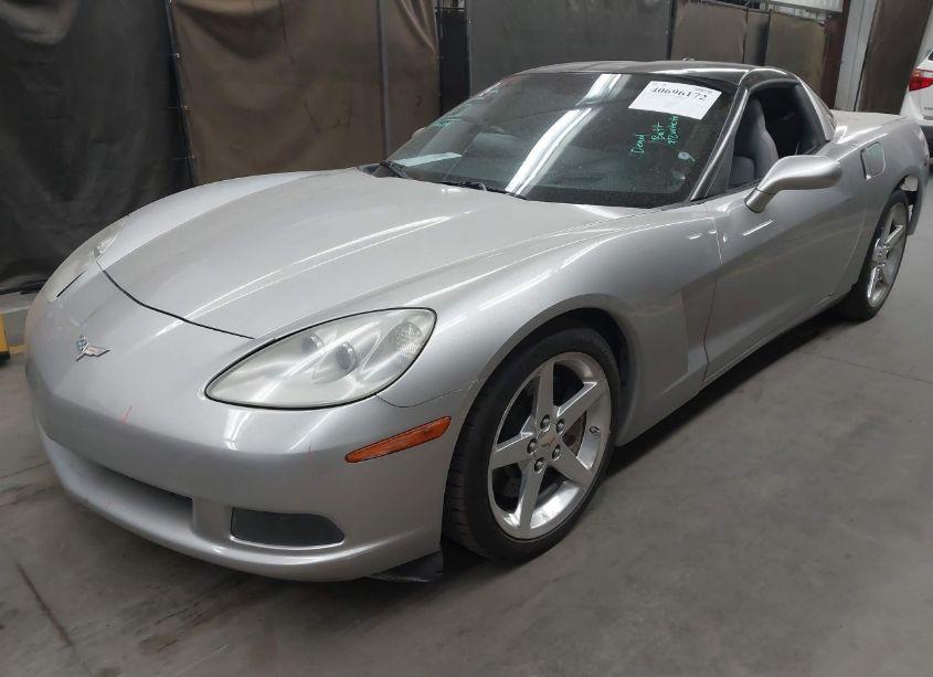 Photo 2 of 2005 Chevrolet Corvette N/A (VIN 1G1YY24U655116276)