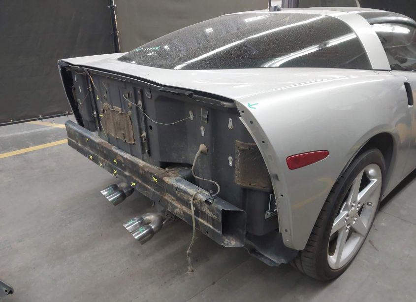 Photo 6 of 2005 Chevrolet Corvette N/A (VIN 1G1YY24U655116276)