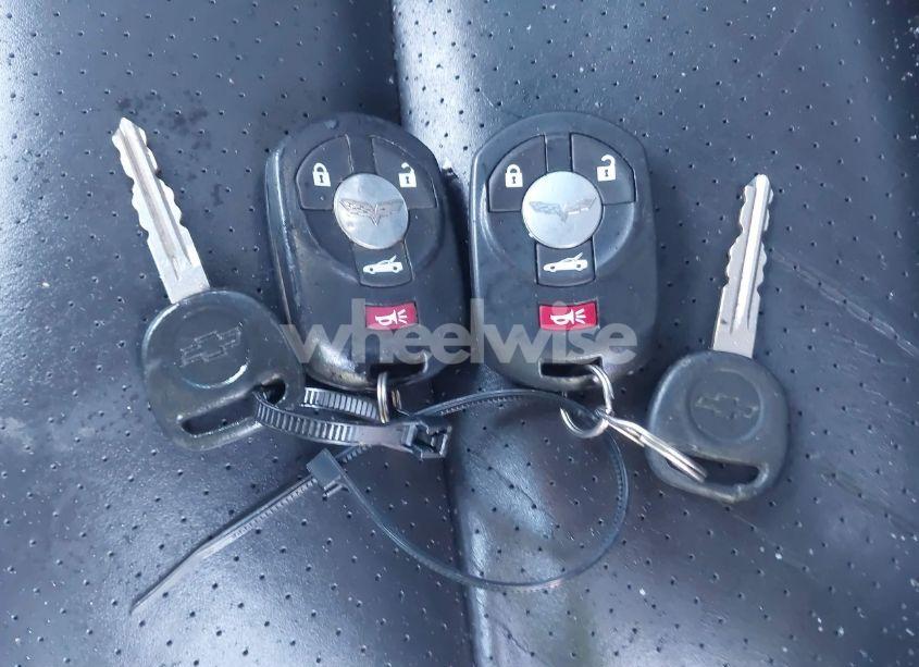 Photo 11 of 2005 Chevrolet Corvette N/A (VIN 1G1YY24U755102208)