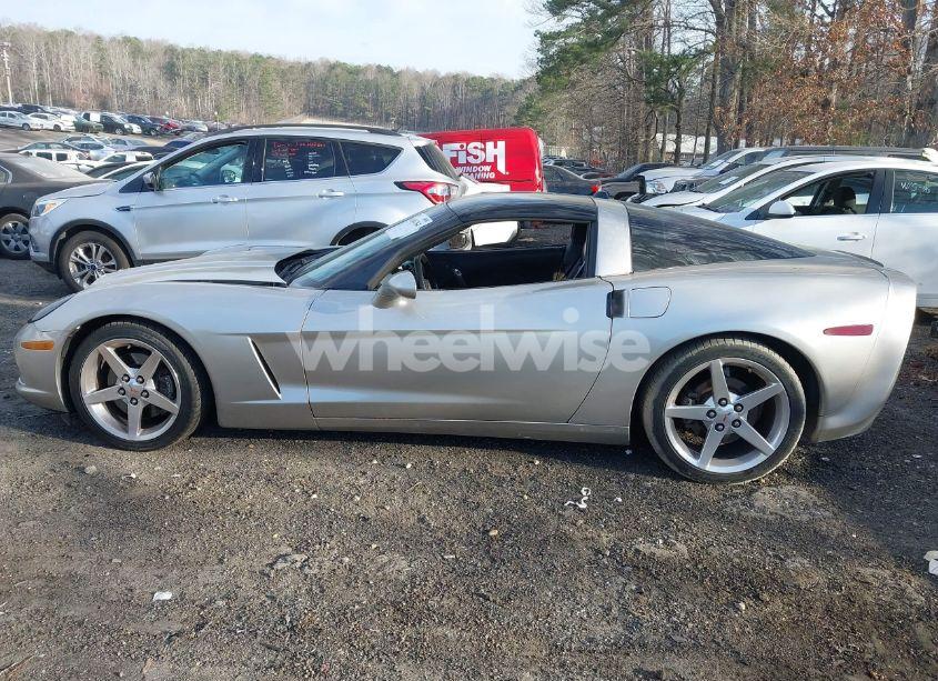 Photo 14 of 2005 Chevrolet Corvette N/A (VIN 1G1YY24U755106405)