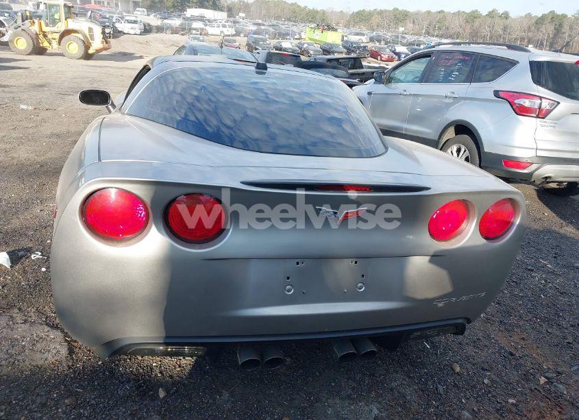 Photo 16 of 2005 Chevrolet Corvette N/A (VIN 1G1YY24U755106405)