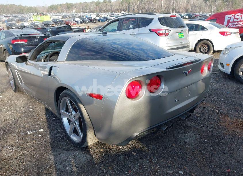 Photo 3 of 2005 Chevrolet Corvette N/A (VIN 1G1YY24U755106405)
