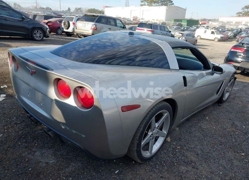 Photo 4 of 2005 Chevrolet Corvette N/A (VIN 1G1YY24U755106405)