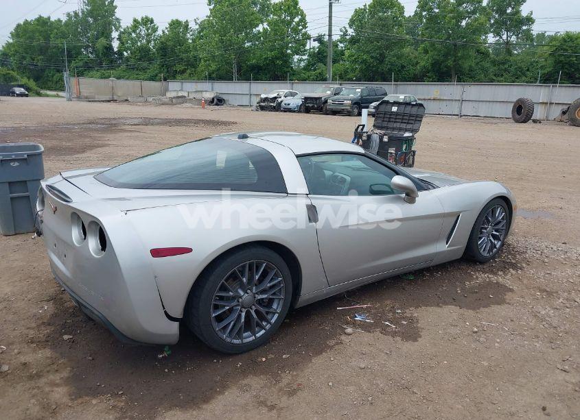 Photo 4 of 2005 Chevrolet Corvette N/A (VIN 1G1YY24U755115105)