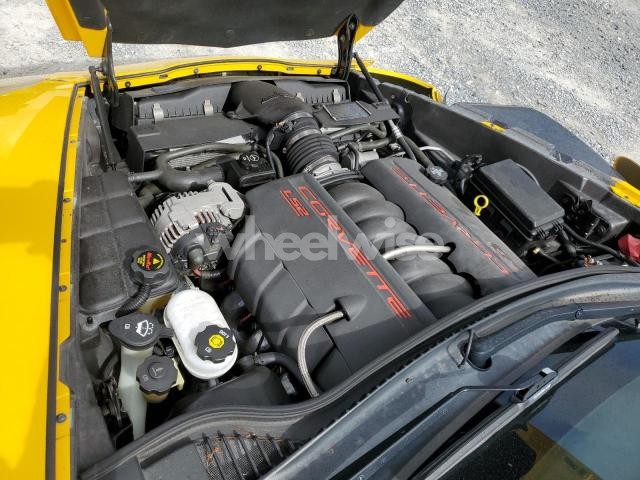 Photo 2 of 2005 CHEVROLET CORVETTE N/A (VIN 1G1YY24U855109717)