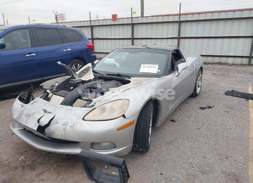 Photo 2 of 2005 Chevrolet Corvette N/A (VIN 1G1YY24U955127384)