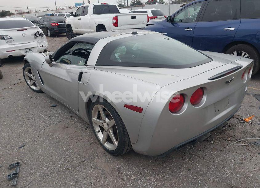 Photo 3 of 2005 Chevrolet Corvette N/A (VIN 1G1YY24U955127384)