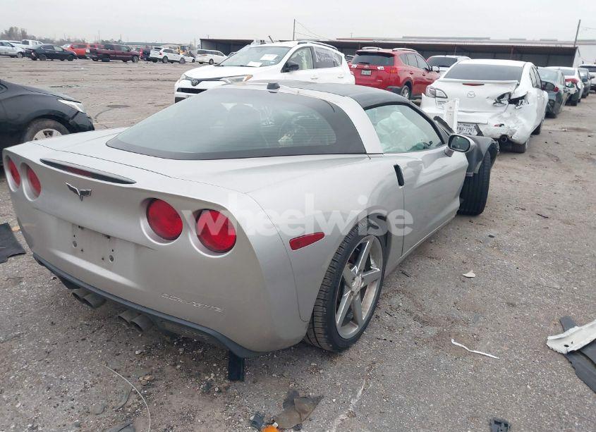 Photo 4 of 2005 Chevrolet Corvette N/A (VIN 1G1YY24U955127384)