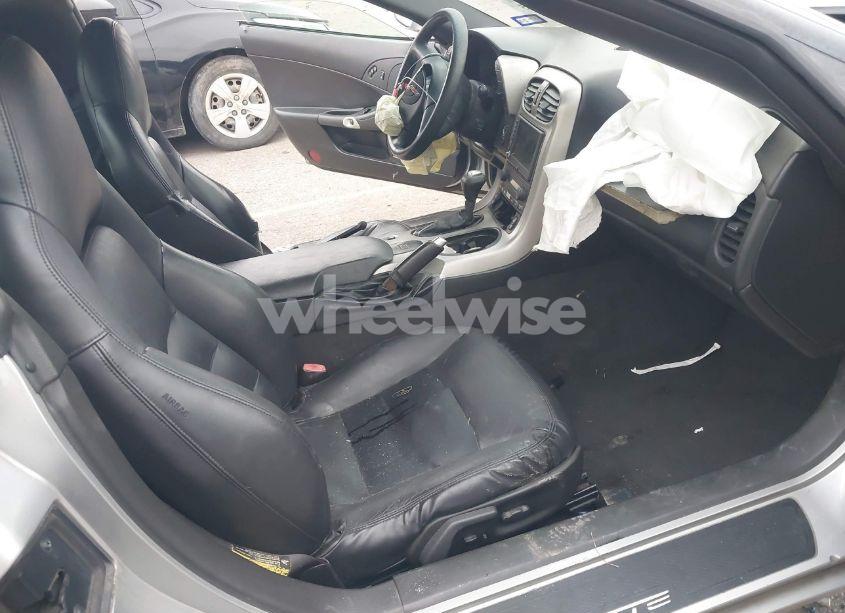 Photo 5 of 2005 Chevrolet Corvette N/A (VIN 1G1YY24U955127384)