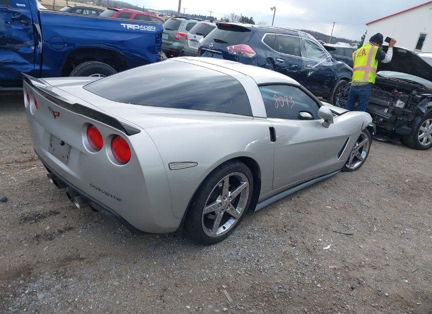 Photo 4 of 2007 Chevrolet Corvette (VIN 1G1YY25U075127890)
