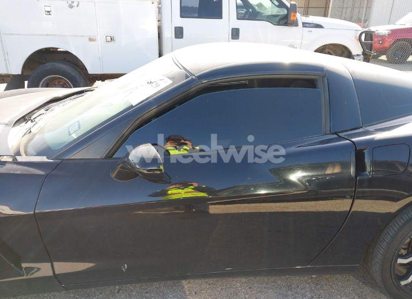 Photo 14 of 2007 Chevrolet Corvette (VIN 1G1YY25U375107746)