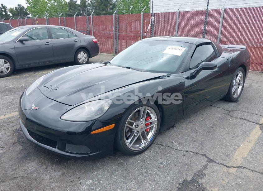 Photo 2 of 2007 Chevrolet Corvette (VIN 1G1YY25U775108155)