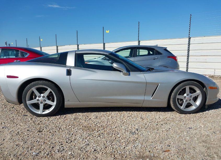 Photo 13 of 2008 Chevrolet Corvette (VIN 1G1YY25W385100511)