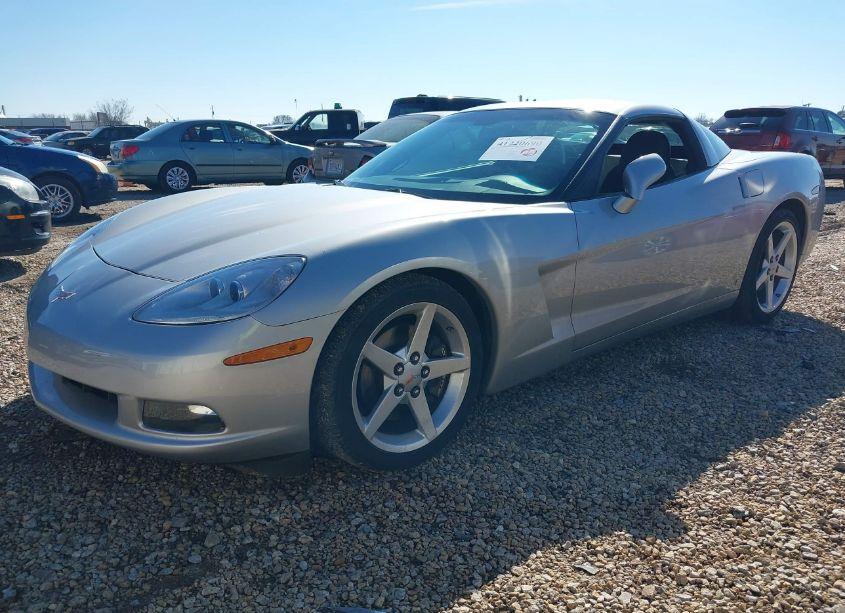 Photo 2 of 2008 Chevrolet Corvette (VIN 1G1YY25W385100511)