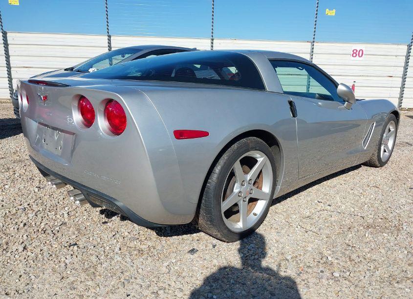 Photo 4 of 2008 Chevrolet Corvette (VIN 1G1YY25W385100511)