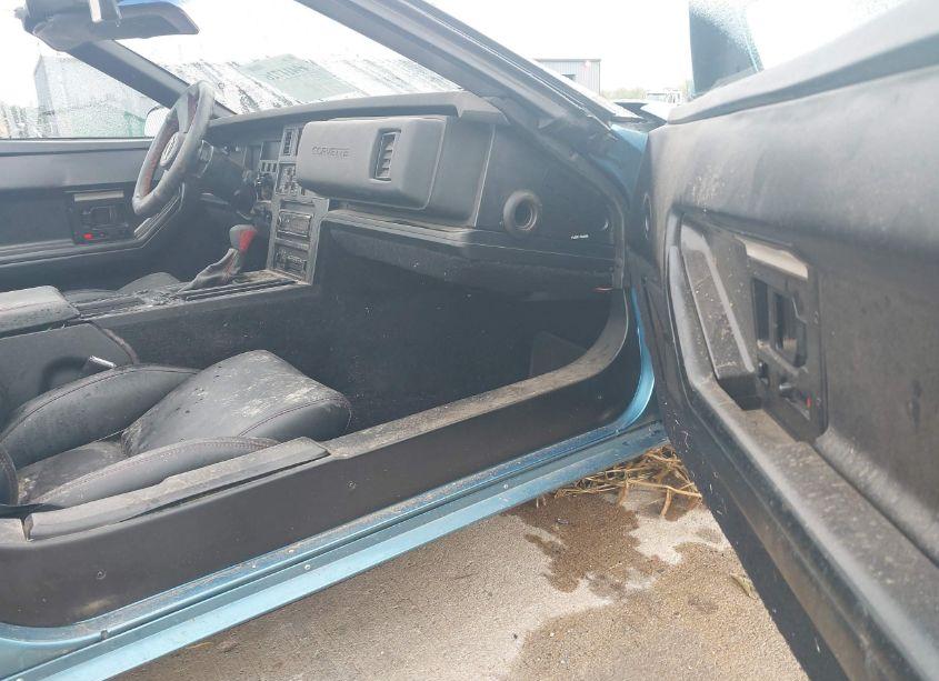 Photo 5 of 1987 Chevrolet Corvette (VIN 1G1YY3181H5108801)