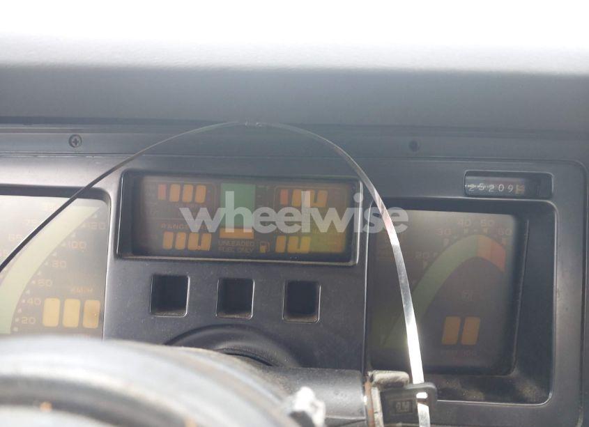 Photo 7 of 1987 Chevrolet Corvette (VIN 1G1YY3185H5125214)