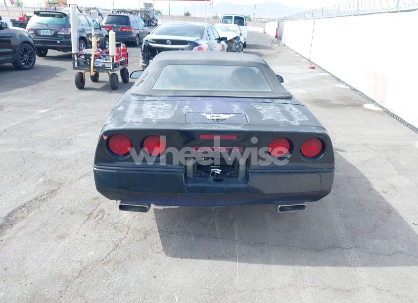 Photo 12 of 1988 Chevrolet Corvette (VIN 1G1YY3187J5105925)