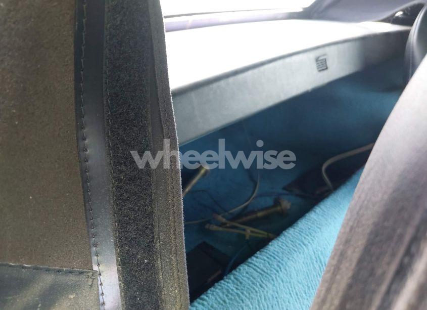 Photo 8 of 1988 Chevrolet Corvette (VIN 1G1YY3187J5105925)