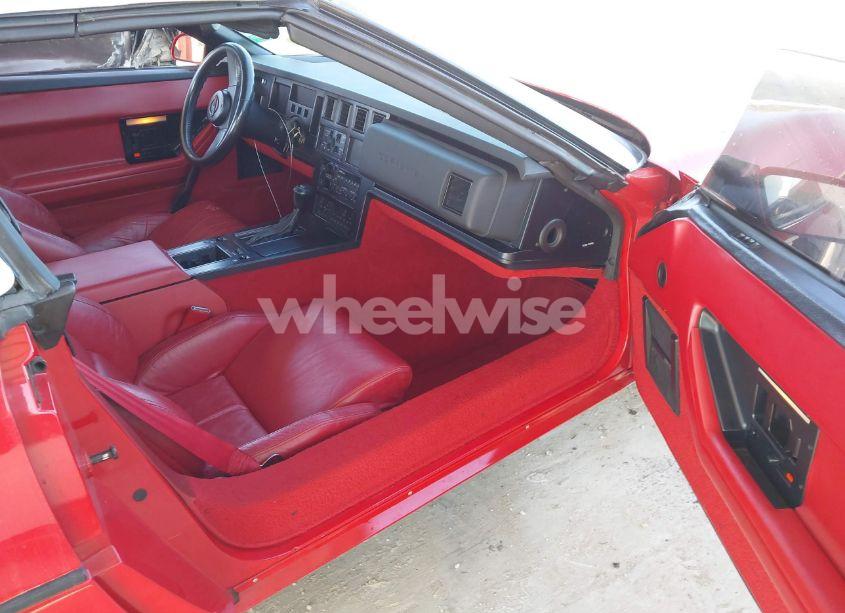 Photo 5 of 1988 Chevrolet Corvette (VIN 1G1YY3188J5117405)