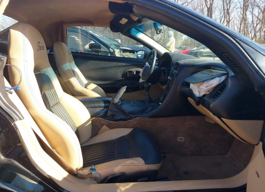 Photo 5 of 1999 Chevrolet Corvette (VIN 1G1YY32G2X5104342)