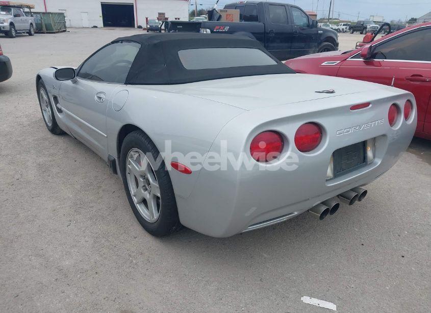 Photo 3 of 1998 Chevrolet Corvette (VIN 1G1YY32G3W5109287)