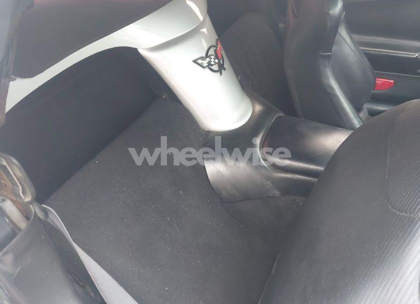 Photo 8 of 1998 Chevrolet Corvette (VIN 1G1YY32G3W5109287)