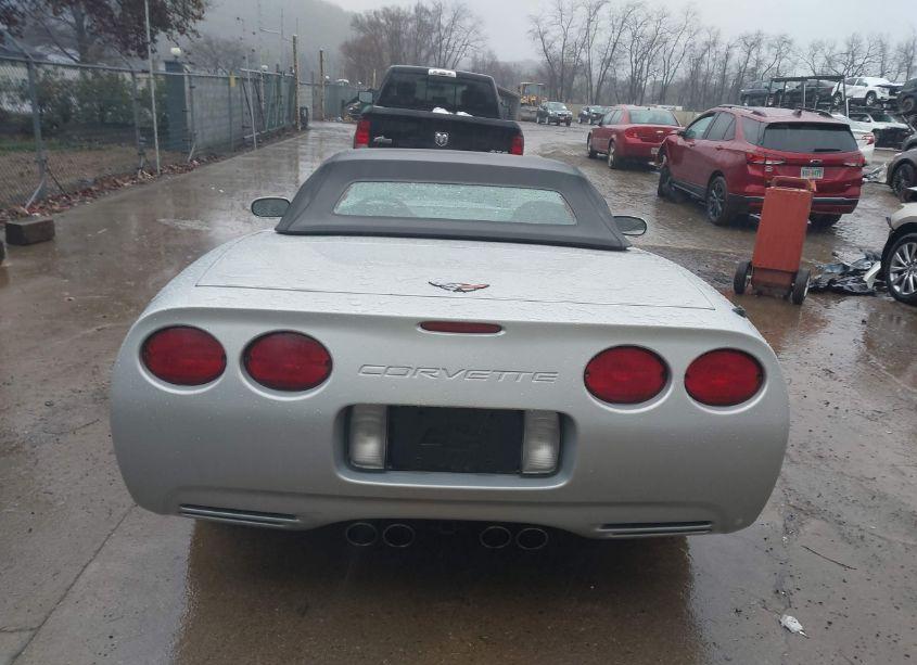 Photo 16 of 1999 Chevrolet Corvette (VIN 1G1YY32G3X5106388)