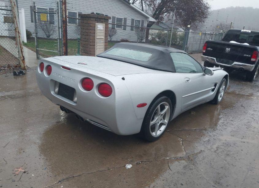 Photo 4 of 1999 Chevrolet Corvette (VIN 1G1YY32G3X5106388)