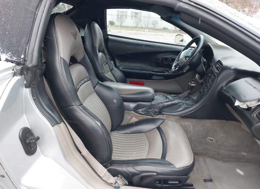 Photo 5 of 1999 Chevrolet Corvette (VIN 1G1YY32G3X5106388)