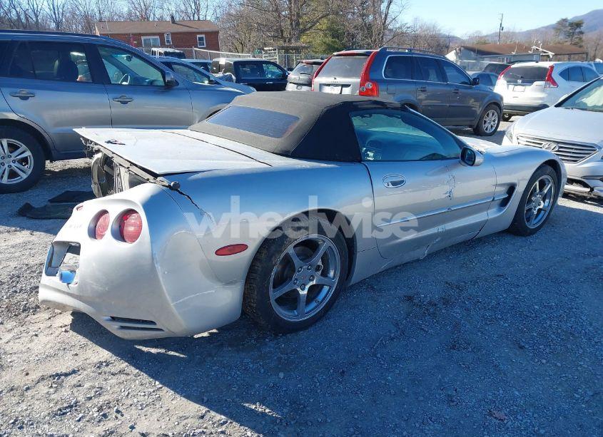 Photo 4 of 1999 Chevrolet Corvette (VIN 1G1YY32G8X5103194)