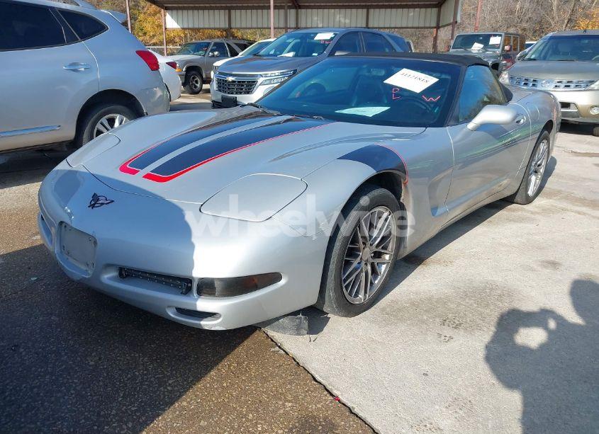 Photo 2 of 2000 Chevrolet Corvette (VIN 1G1YY32G8Y5125729)