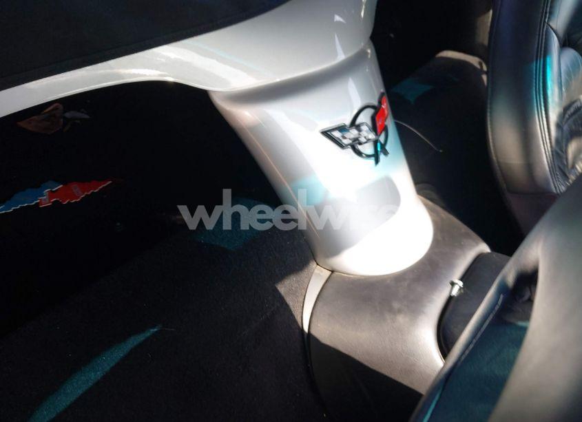 Photo 8 of 2000 Chevrolet Corvette (VIN 1G1YY32G8Y5125729)