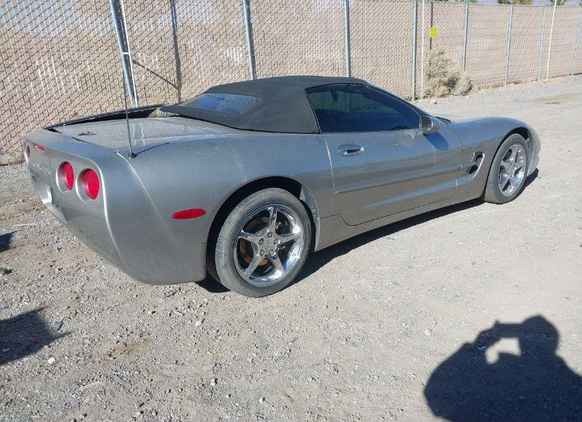 Photo 4 of 1998 Chevrolet Corvette (VIN 1G1YY32GXW5115975)