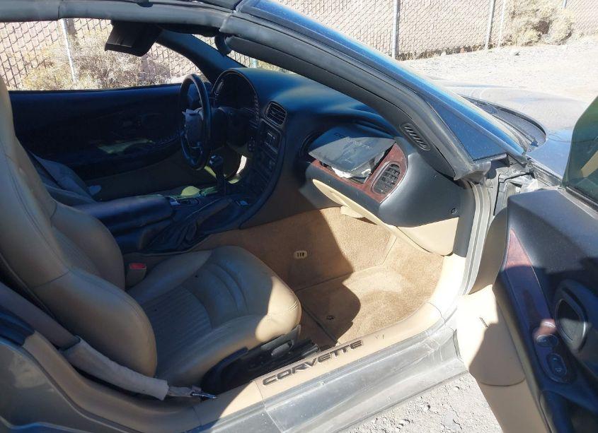 Photo 5 of 1998 Chevrolet Corvette (VIN 1G1YY32GXW5115975)