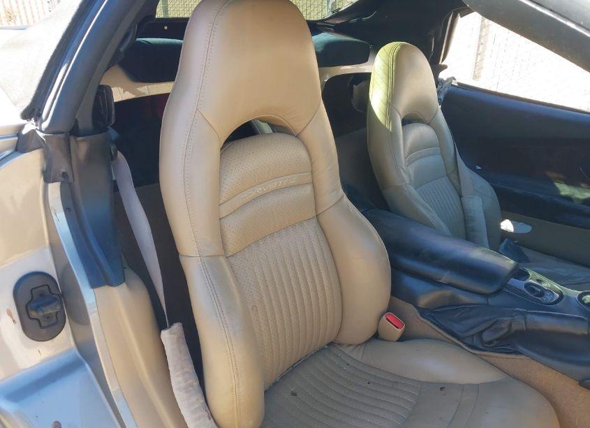 Photo 8 of 1998 Chevrolet Corvette (VIN 1G1YY32GXW5115975)